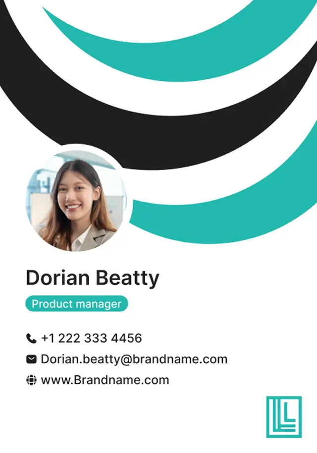 Desain kartu identitas dengan pola gelombang hijau modern yang menampilkan foto, jabatan, dan detail kontak yang dibuat menggunakan alat pembuat kartu identitas Zoviz.